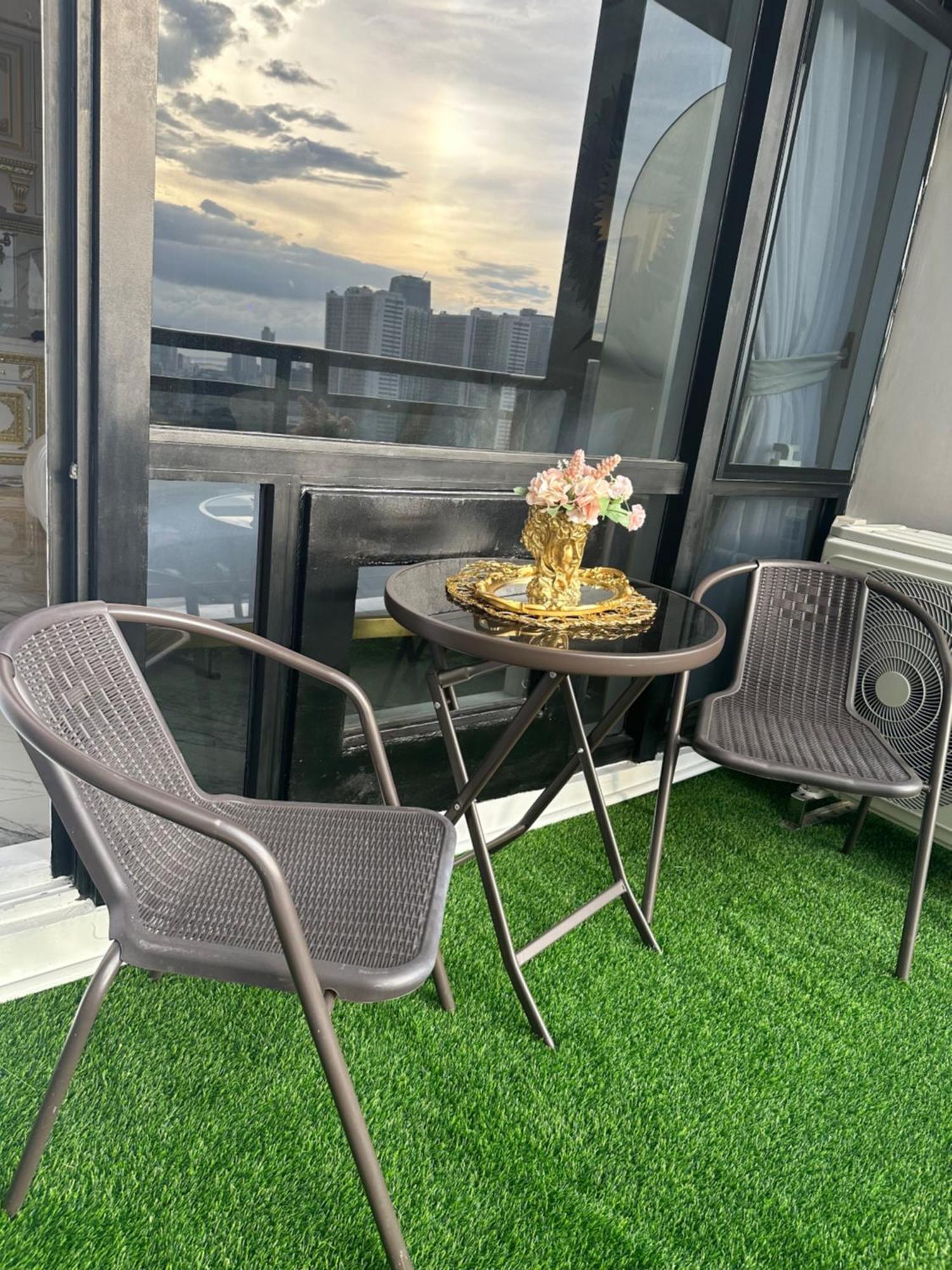 Gramercy Residences Makati Hidden Gem Макати Экстерьер фото