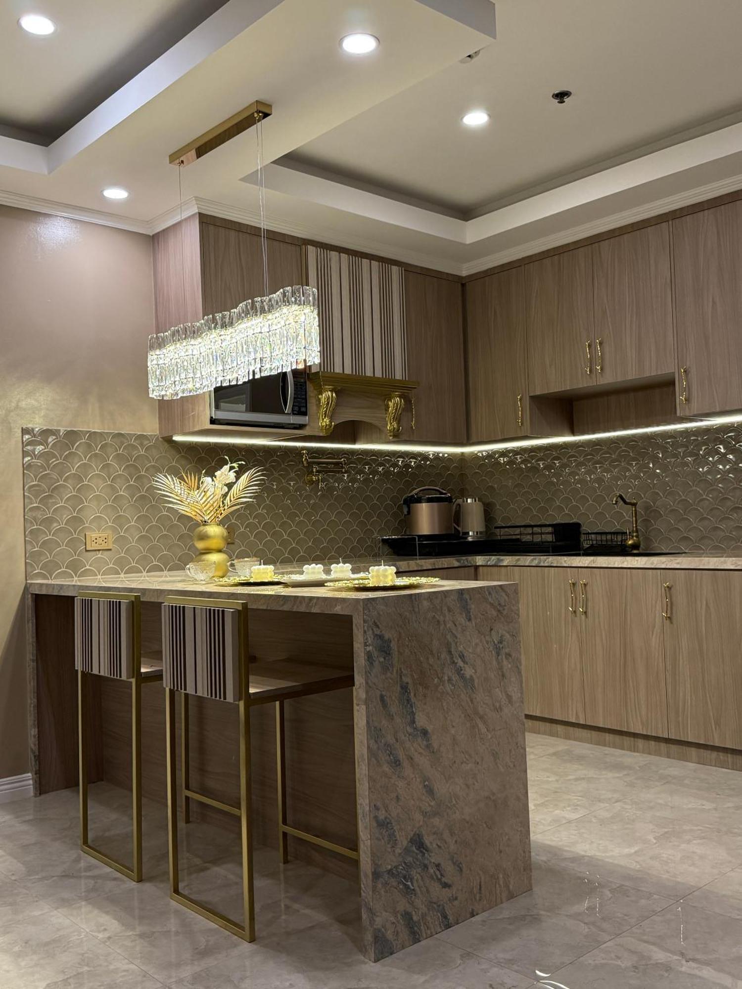 Gramercy Residences Makati Hidden Gem Макати Экстерьер фото