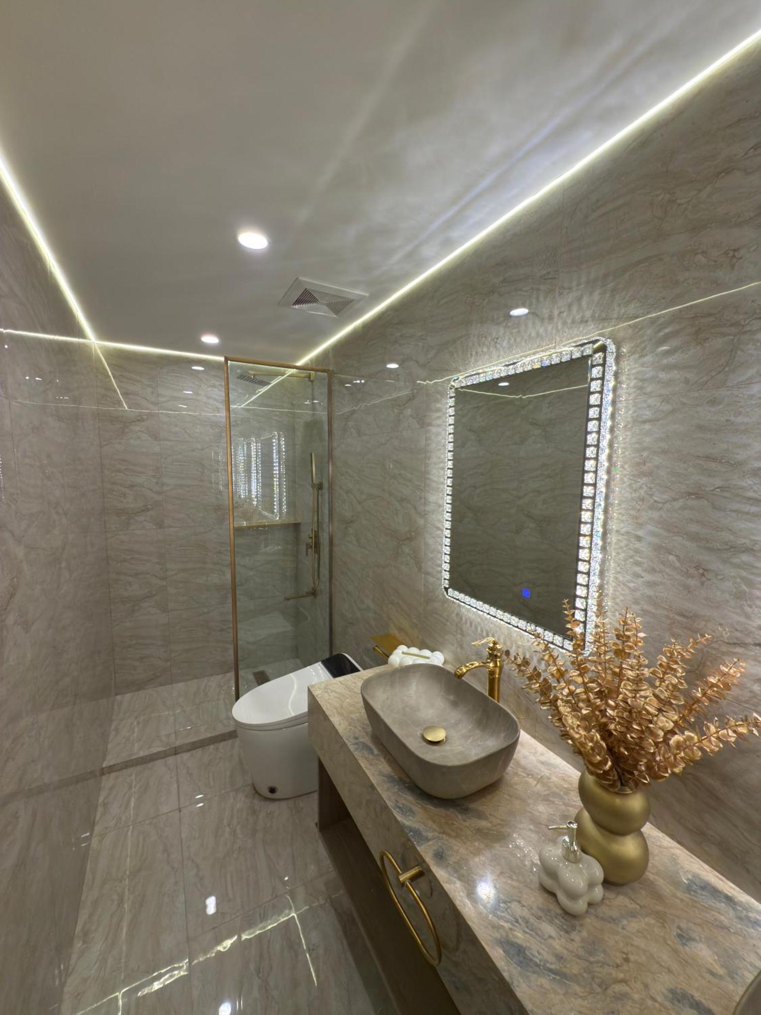 Gramercy Residences Makati Hidden Gem Макати Экстерьер фото